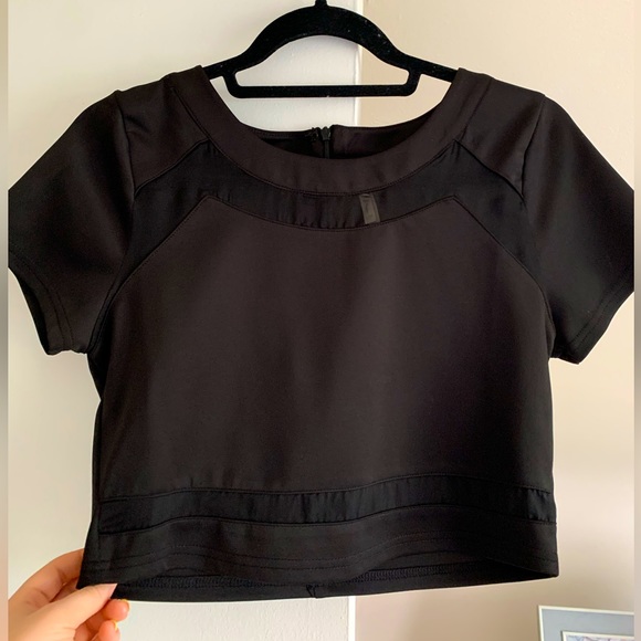 Cropped Top with Mesh Inserts - Size M - Picture 1 of 4